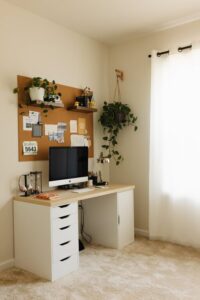 How to Create a Cozy and Productive Home Office Space